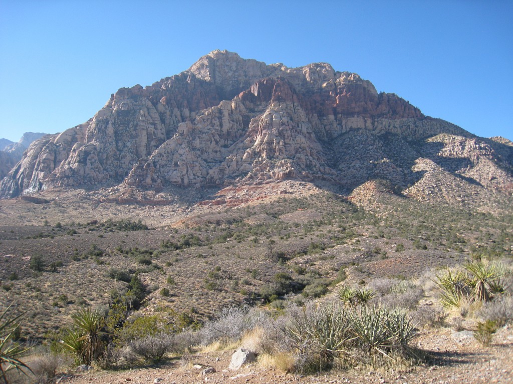 Las Vegas 2010 - Red Rock 0751.JPG - The 2010 Las Vegas Fire - Ice and Sweat Tour. Half Marathon, Red Rock Canyon, Casinos, Valley of Fire.... and buffets!